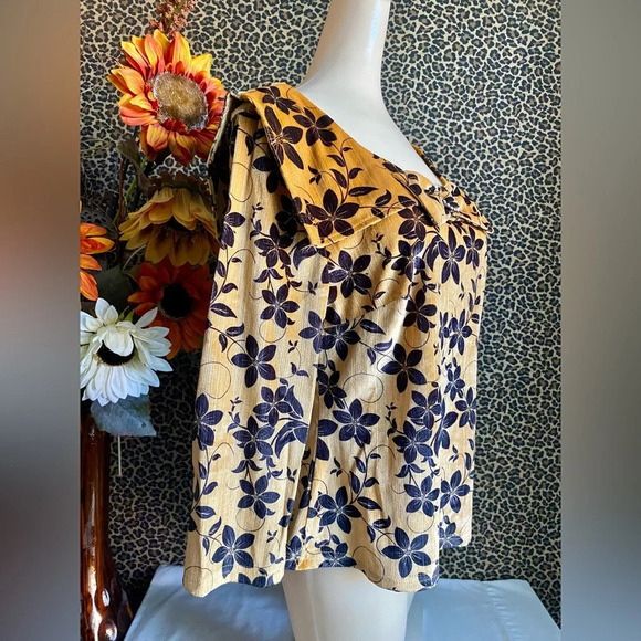 🦋B2G1🦋UNIQUE VINTAGE Gold Velvet Wide Collar & Bow Top NWT | LARGE | - Picture 6 of 12